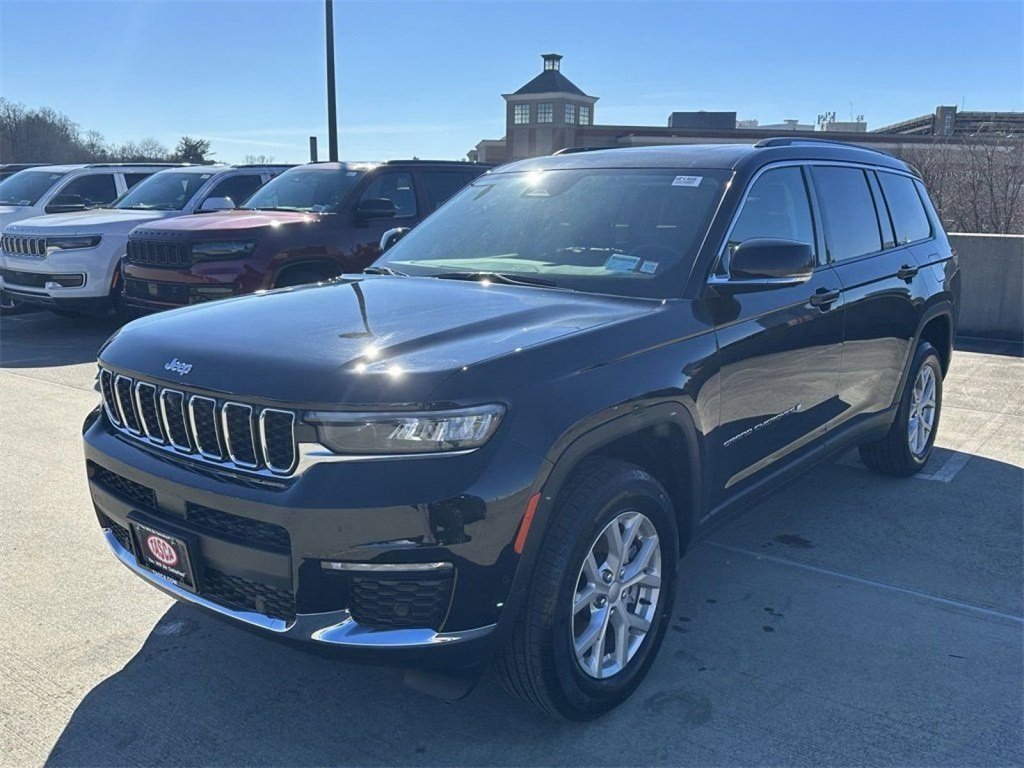 2024 Jeep Grand Cherokee Limited photo 3