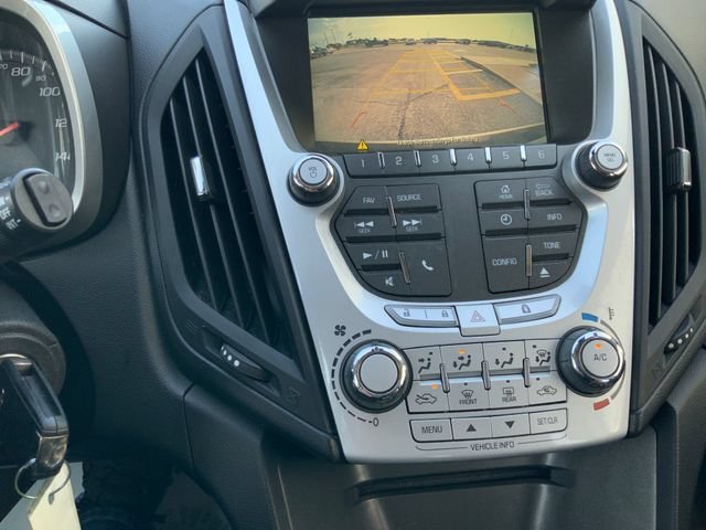 Used 2015 CHAMPAGNE SILVER METALLIC Chevrolet LT image 23