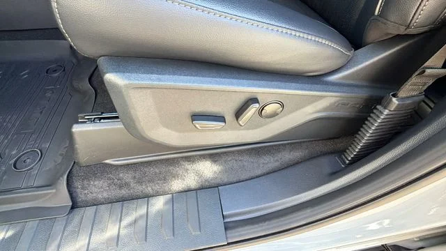 New 2026 Avalanche Ford Lariat® image 24