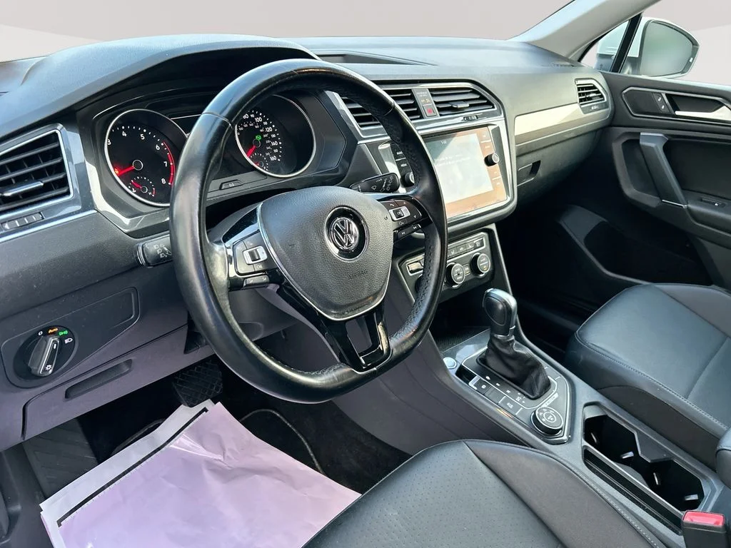 Used 2018 White Volkswagen 2.0T SE image 15