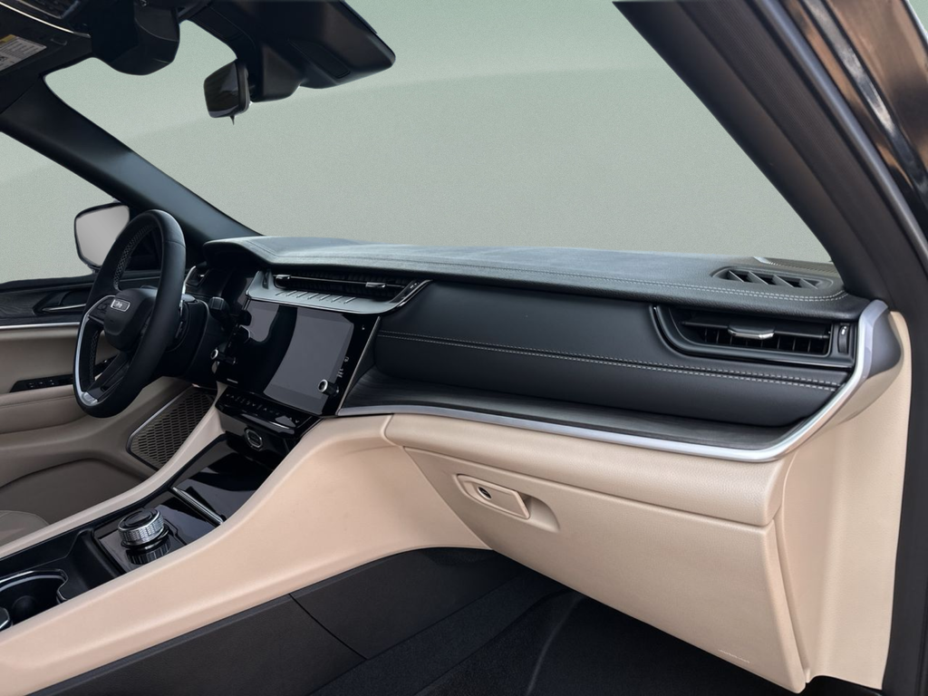 Used 2026 Black Jeep Limited image 37