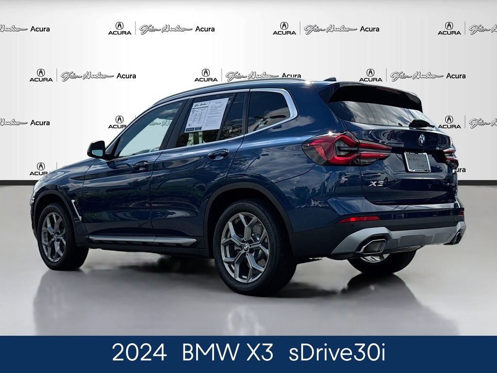 Used 2024 Blue BMW sDrive30i image 5