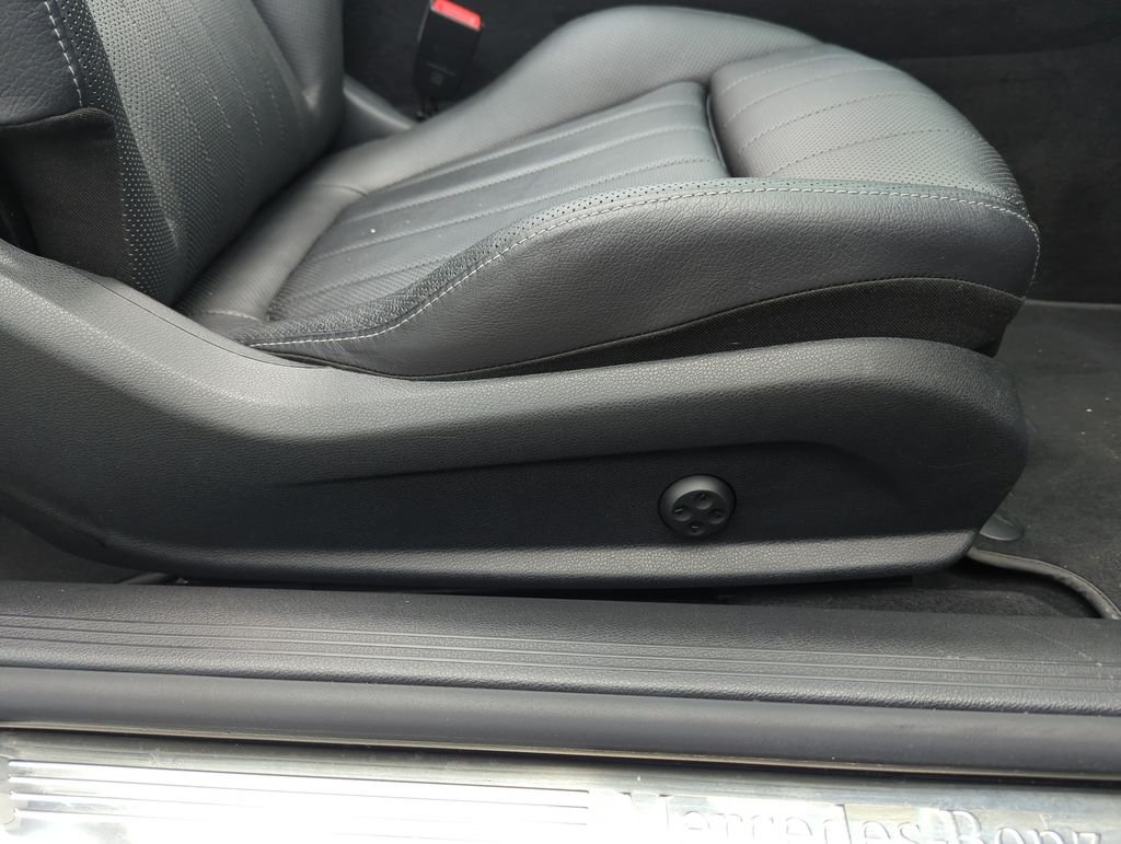 Used 2023 Gray Mercedes-Benz E 450 image 33