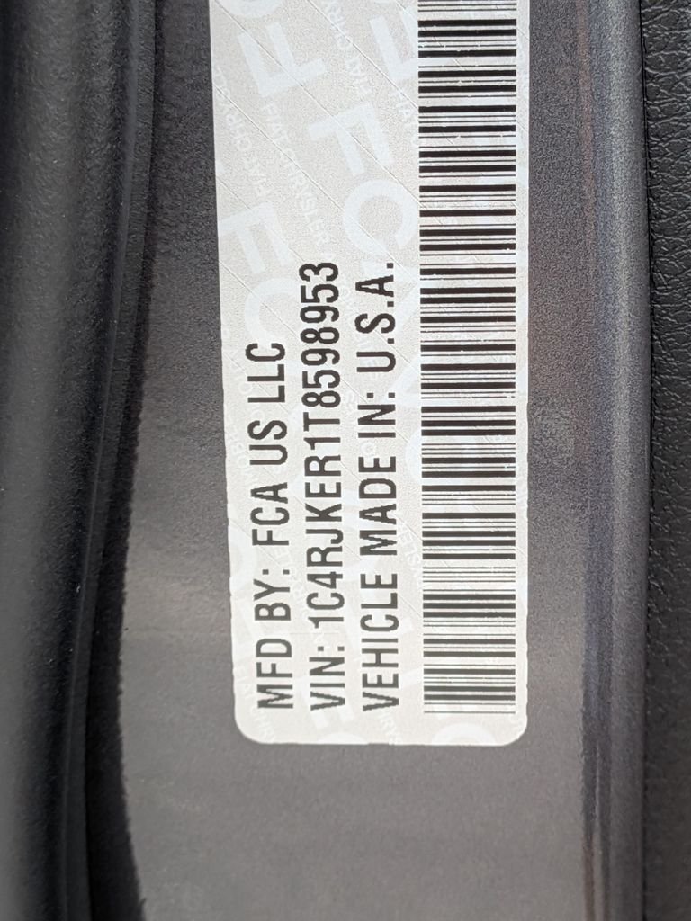 New 2026 Baltic Gray Metallic Clear-Coat Exterior Paint Jeep Summit image 28