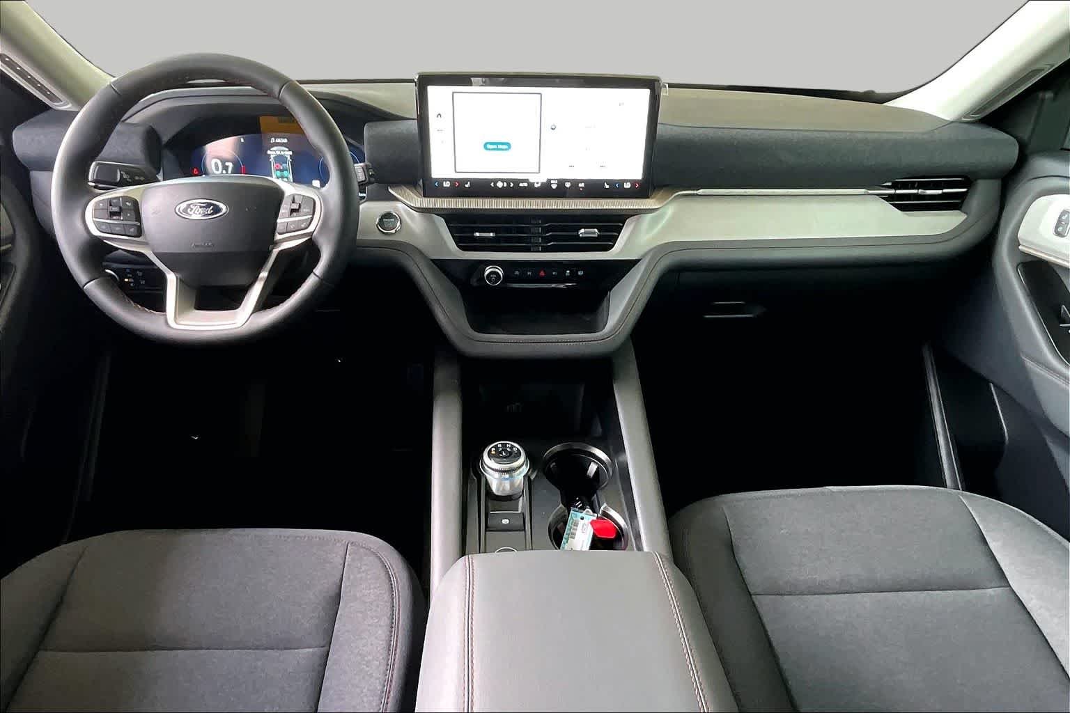 New 2026 Space White Metallic Ford Active image 5