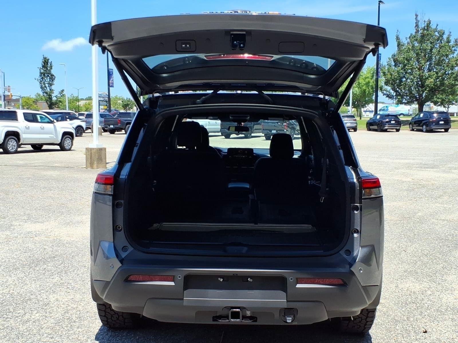 Used 2025 Gun Metallic Nissan Rock Creek image 29