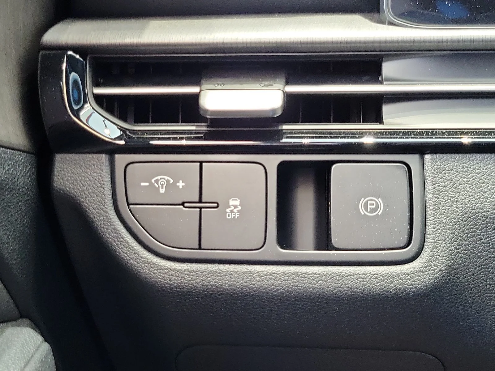 New 2026 Ebony Black Kia X-Line image 14