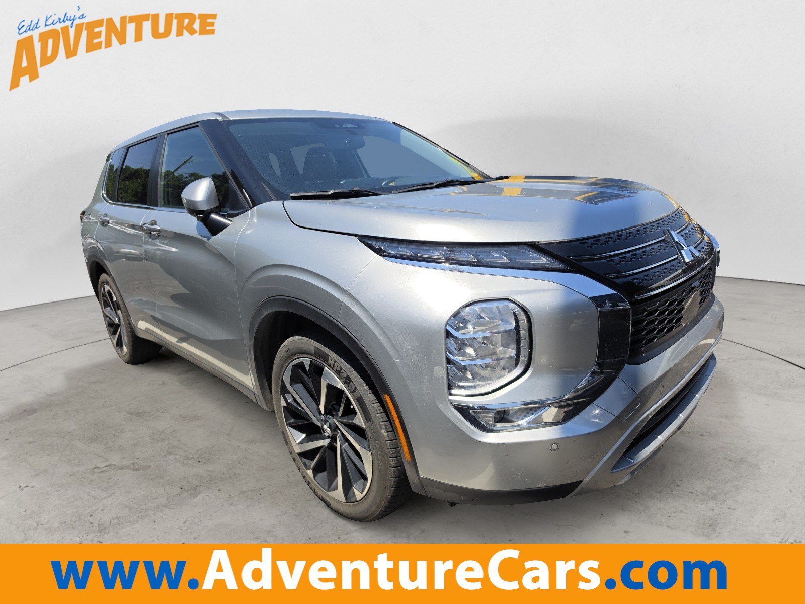 Used 2024 Alloy Silver Metallic Mitsubishi SE image 1