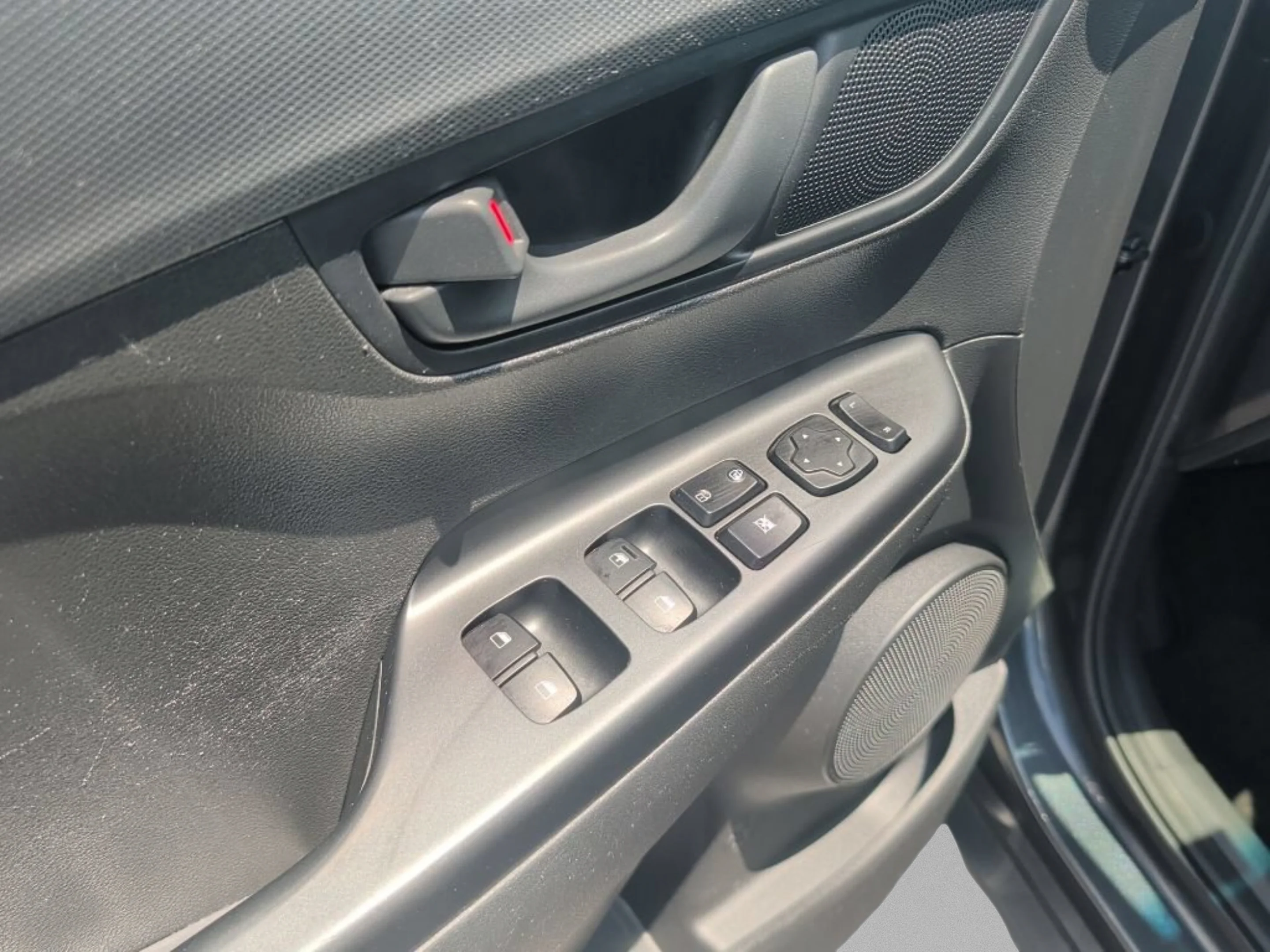 Used 2019 Thunder Gray Hyundai SE image 15