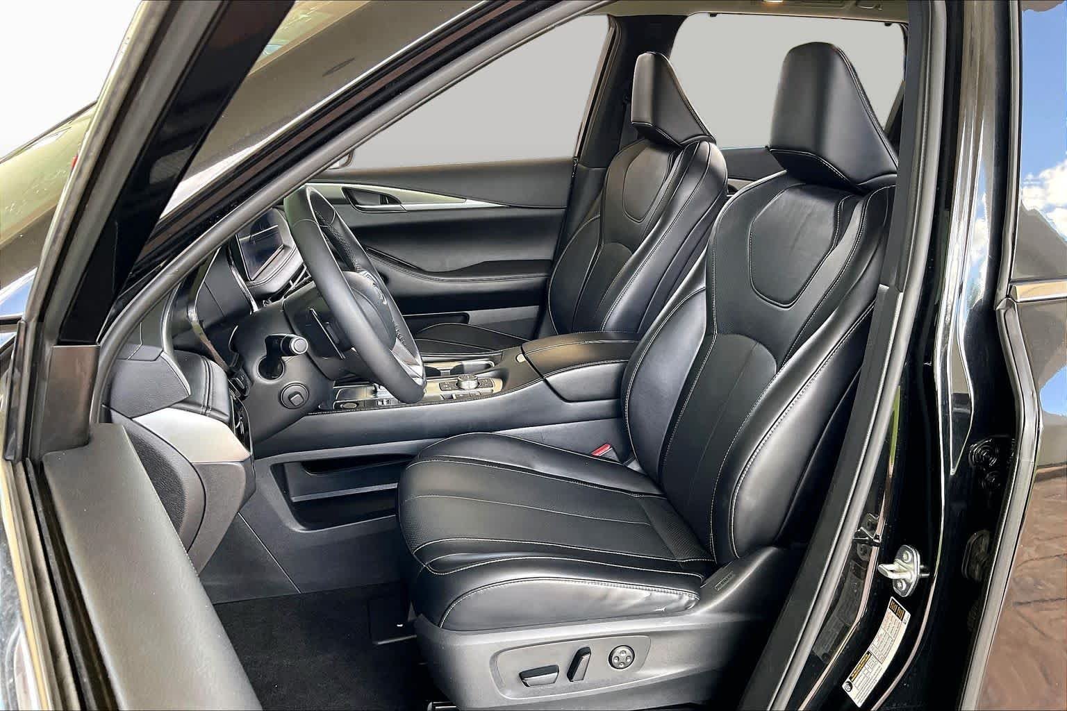 Used 2024 Mineral Black INFINITI LUXE image 7