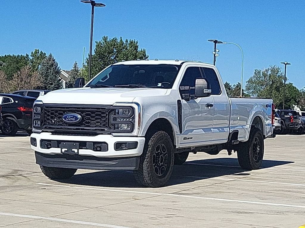Used 2023 White Ford XL image 4