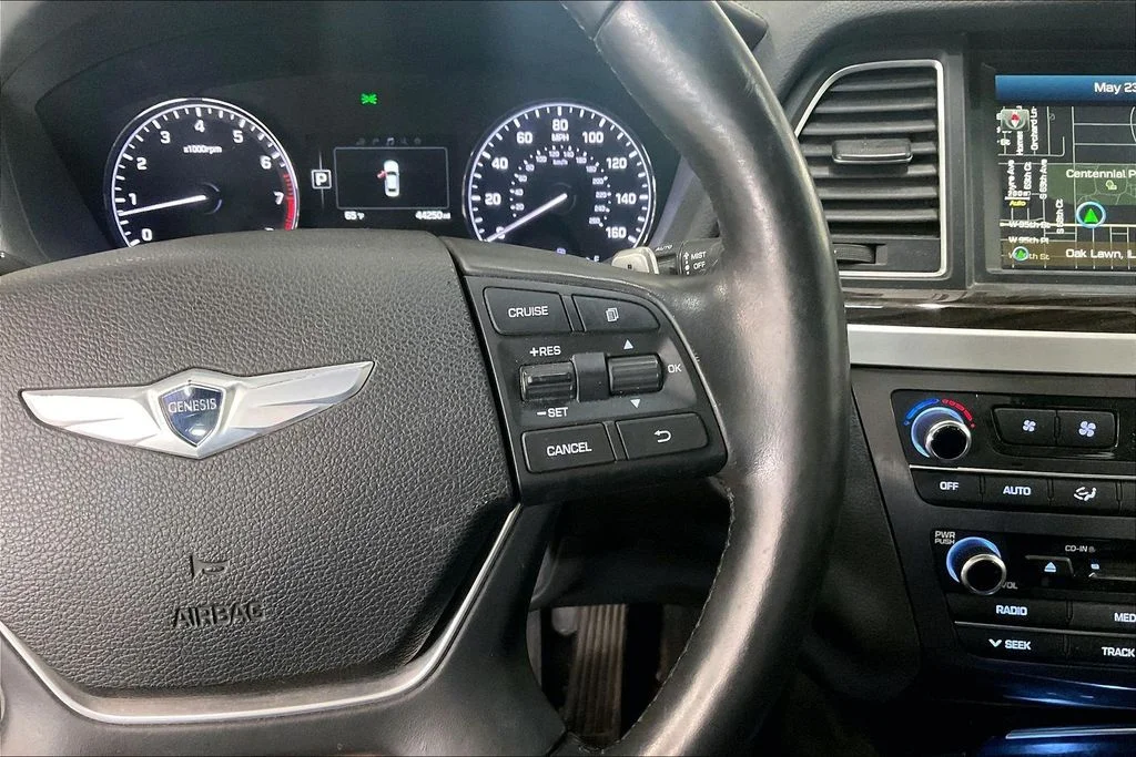 Used 2015 Black Hyundai 3.8 image 19