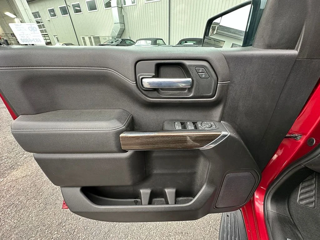 Used 2019 Red Chevrolet LT image 24