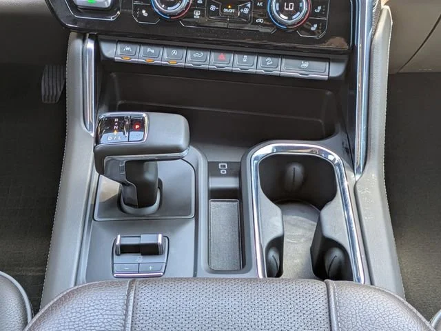 Used 2024 White Frost Tricoat GMC Denali image 21