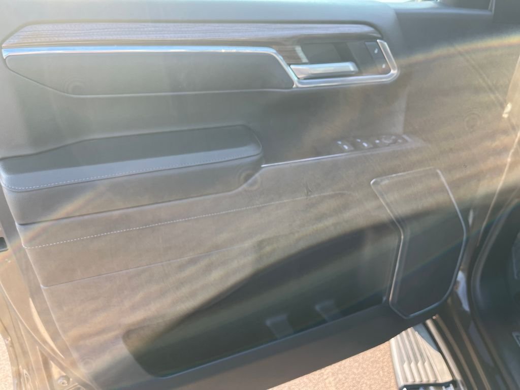 Used 2023 Brown Chevrolet LT image 13