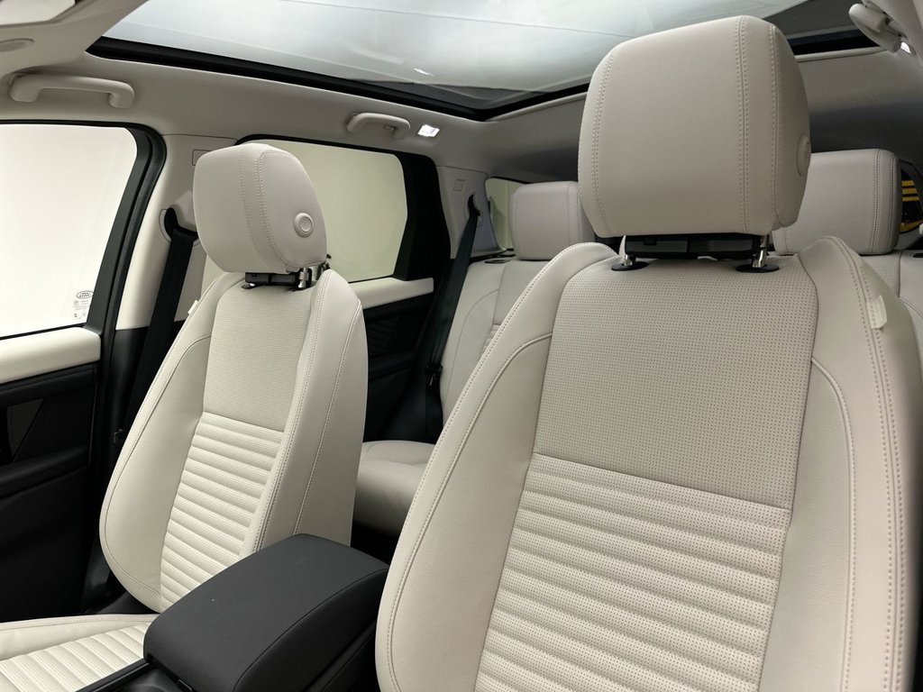 Used 2025 Fuji White Land Rover S image 8