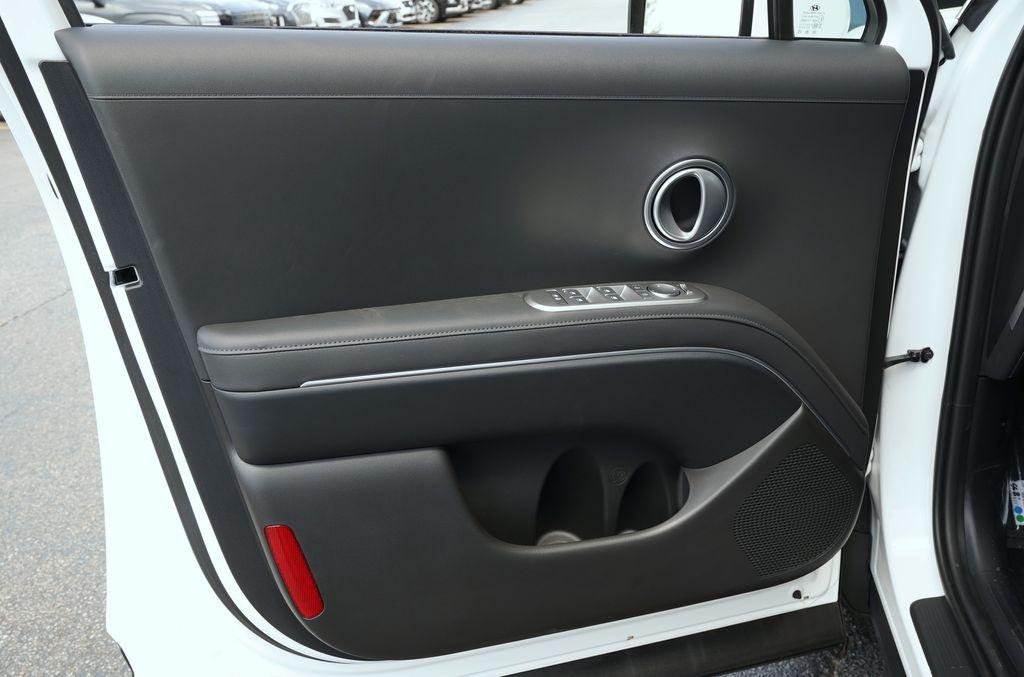 New 2026 Creamy White Pearl Hyundai SE image 8