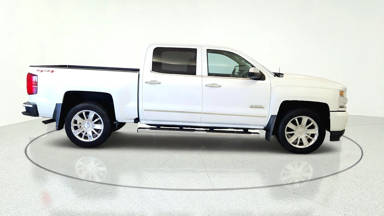 Used 2016 IRIDESCENT PEARL TRICOAT Chevrolet High Country image 10