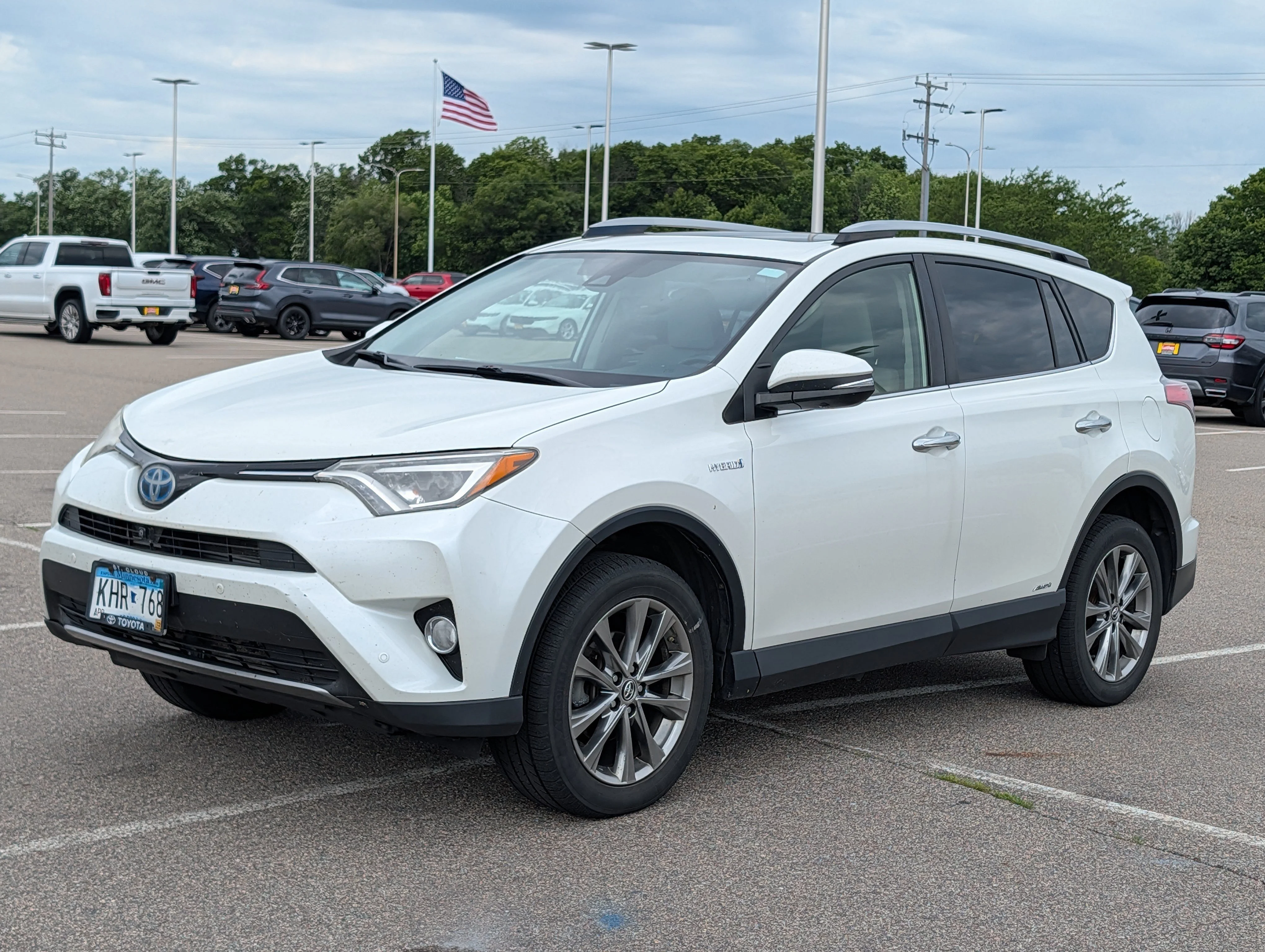 Used 2017 Blizzard Pearl Toyota Limited image 2