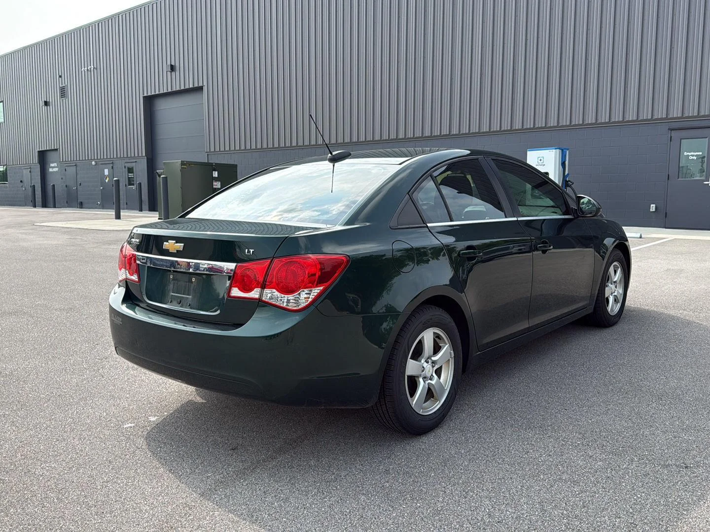 Used 2015 RAINFOREST GREEN METALLIC Chevrolet LT image 3