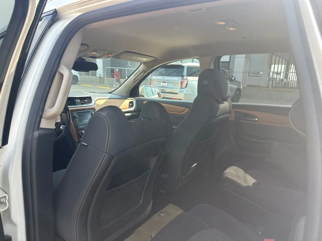 Used 2014 White Chevrolet 2LT image 24