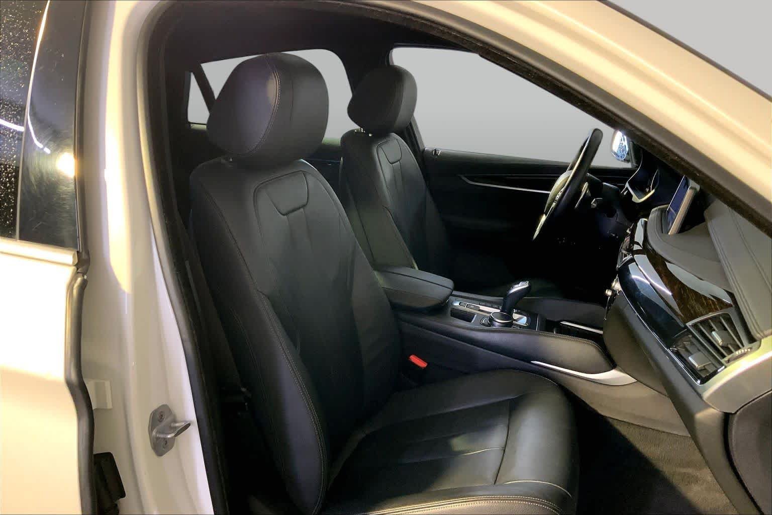 Used 2019 Mineral White Metallic BMW xDrive35i image 8