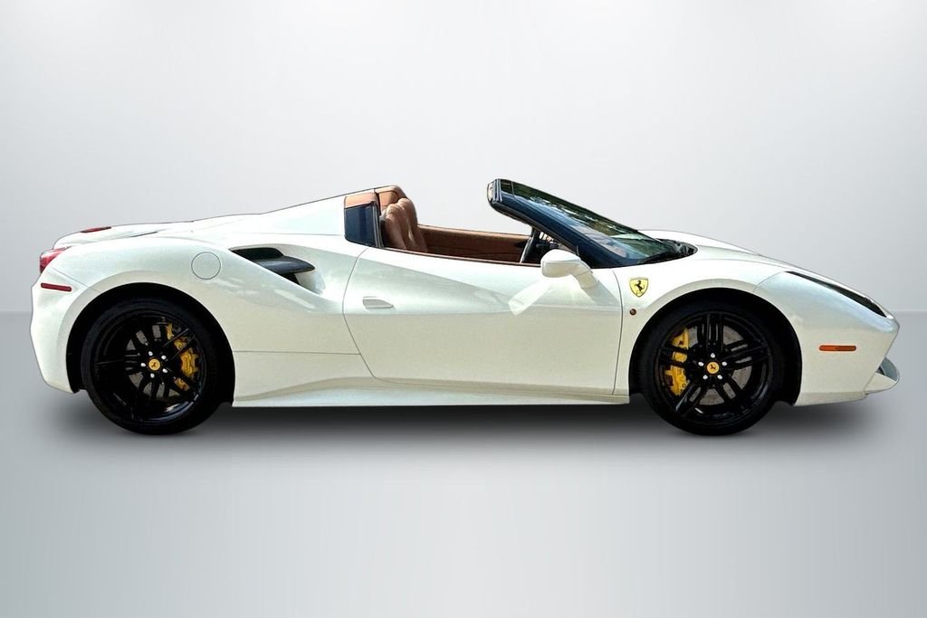 Used 2018  Ferrari  image 4