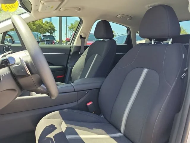 2025 Hyundai Sonata SEL - Photo 18