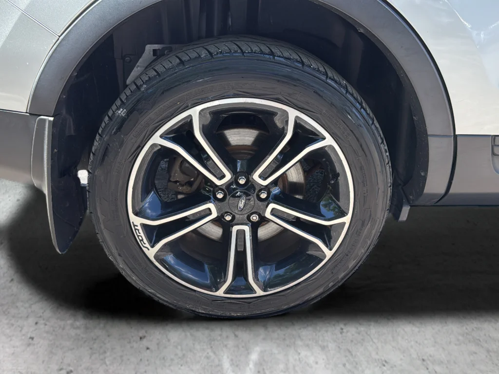 Used 2014 Silver Ford Sport image 33