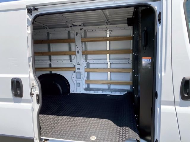 Used 2025 White Ram  image 27