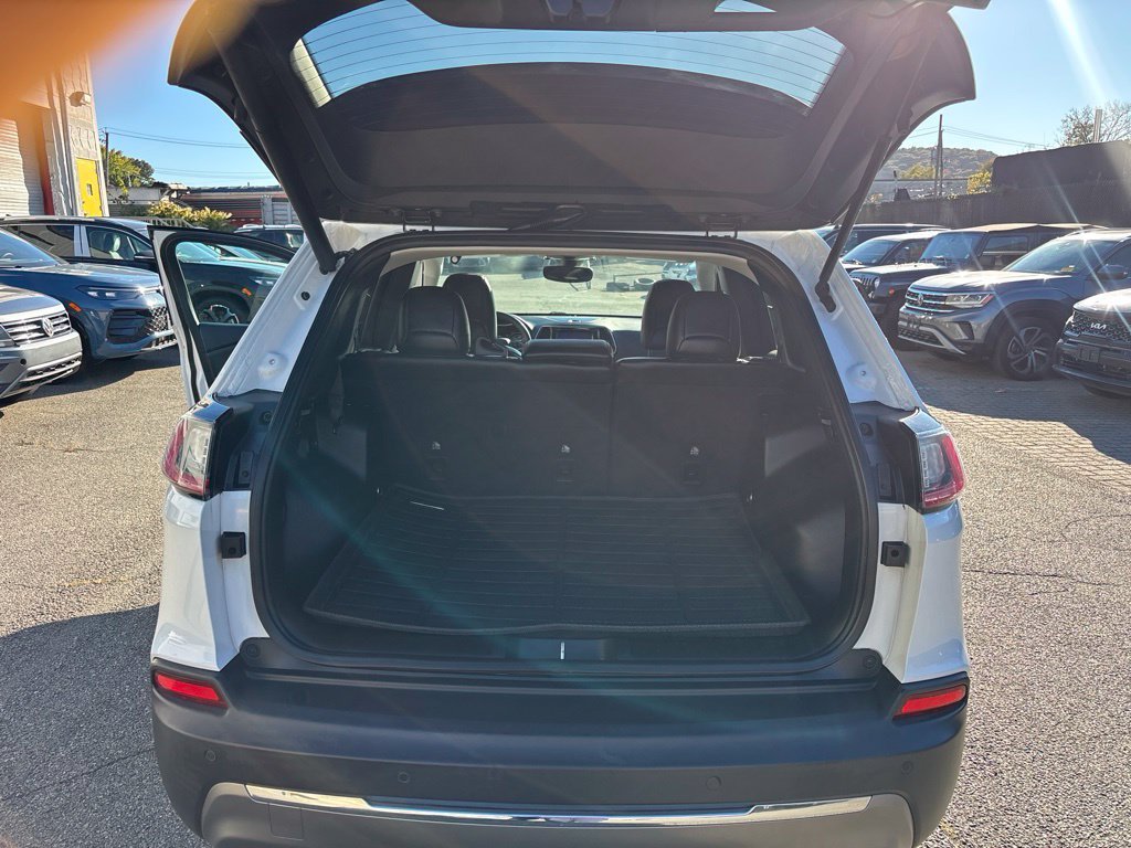 Used 2019 White Jeep Limited image 23