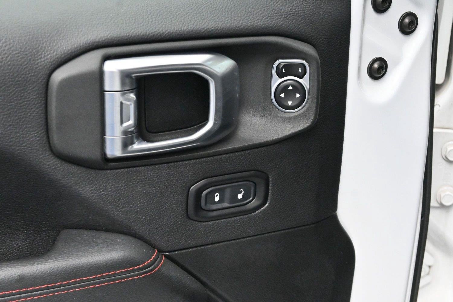 Used 2021 Bright White Clearcoat Jeep Rubicon image 10
