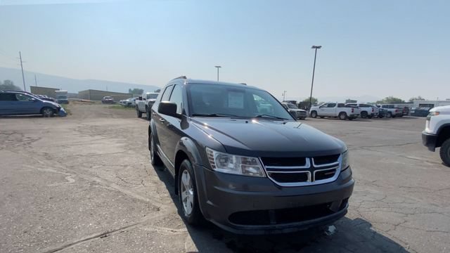Used 2016 Gray Dodge SE image 2