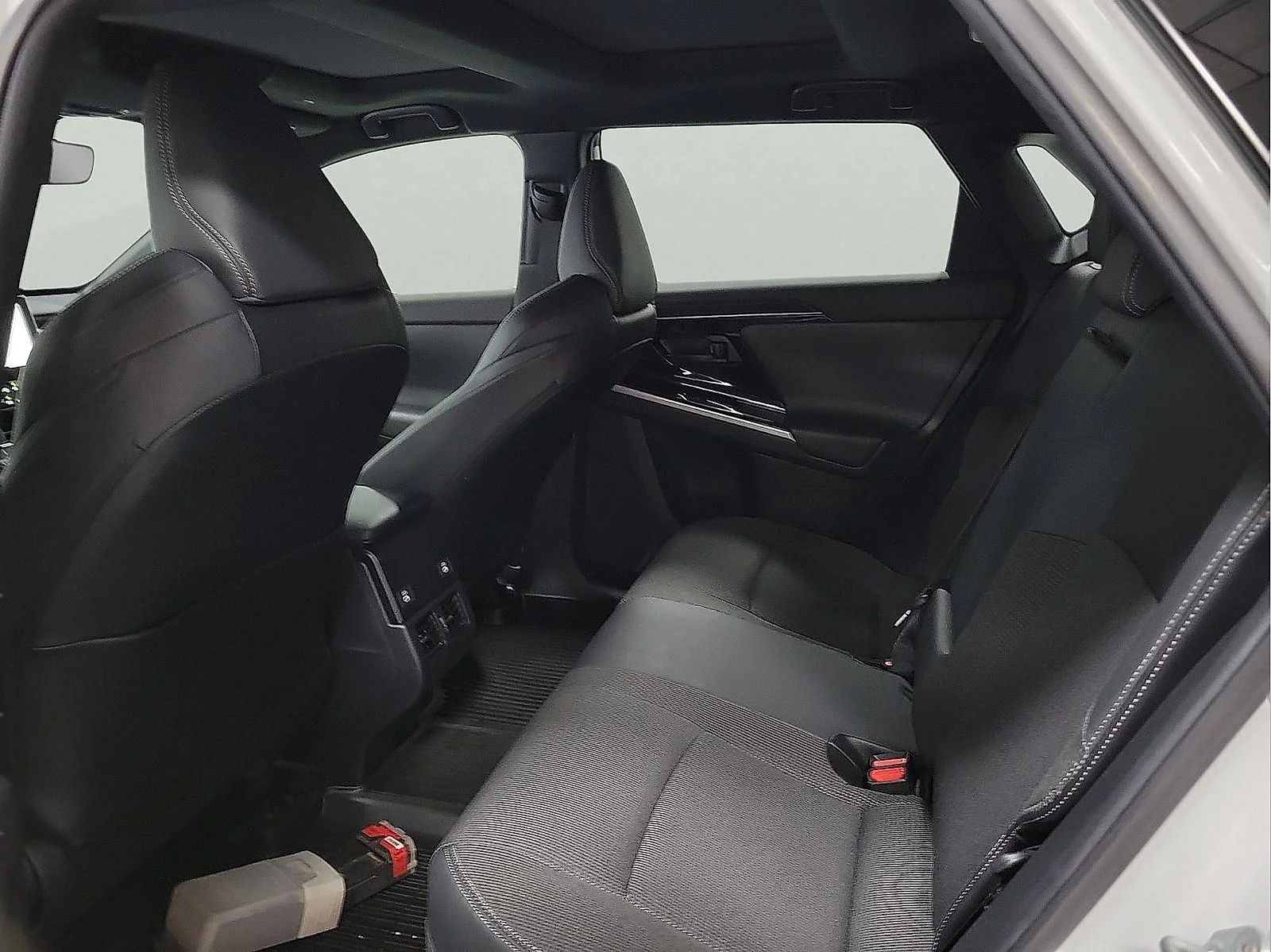 Certified Used 2023 WIND CHILL PEARL Toyota XLE image 9