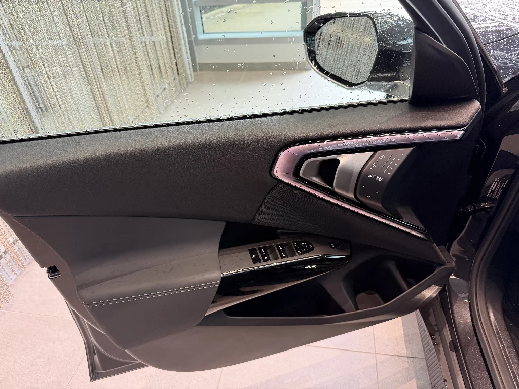 New 2026 Dark Graphite Metallic BMW 30 xDrive image 11