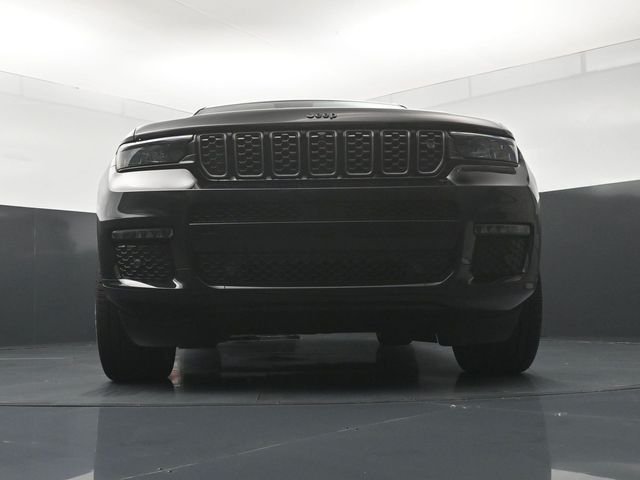 Used 2023 Black Jeep Summit image 19
