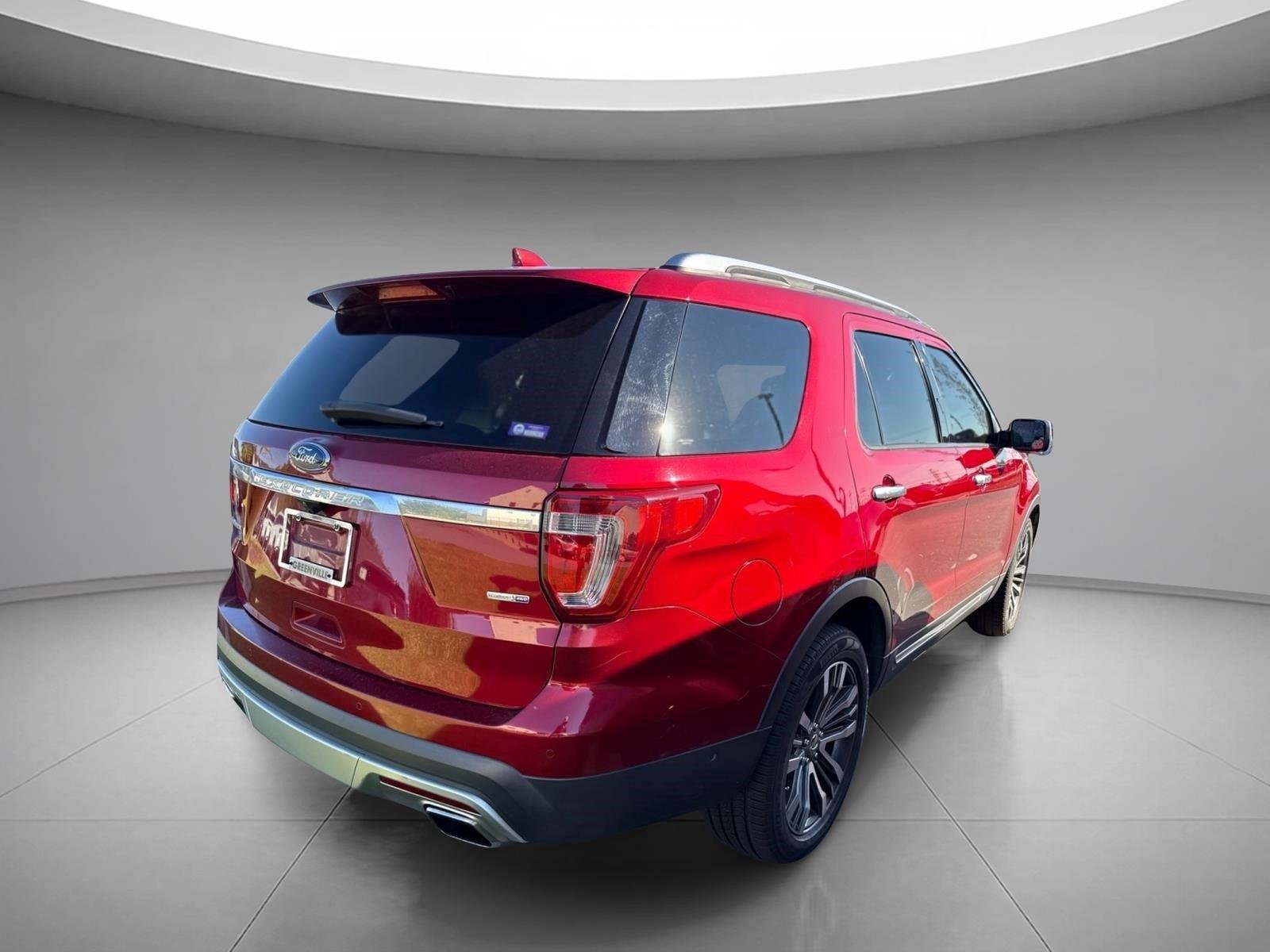 Used 2017 Ruby Red Metallic Tinted Clearcoat Ford Platinum image 17
