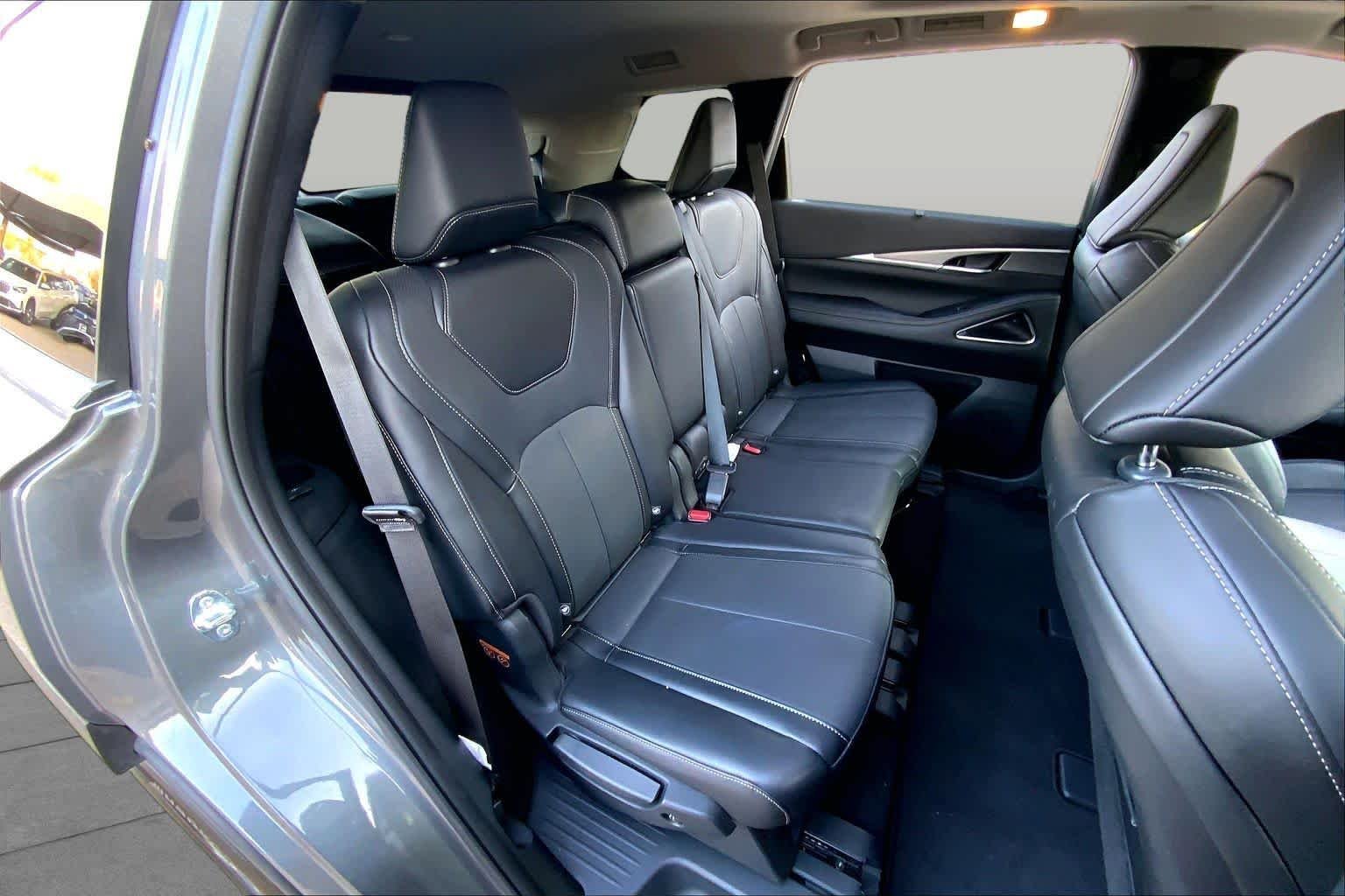 Used 2026 Graphite Shadow INFINITI LUXE image 19