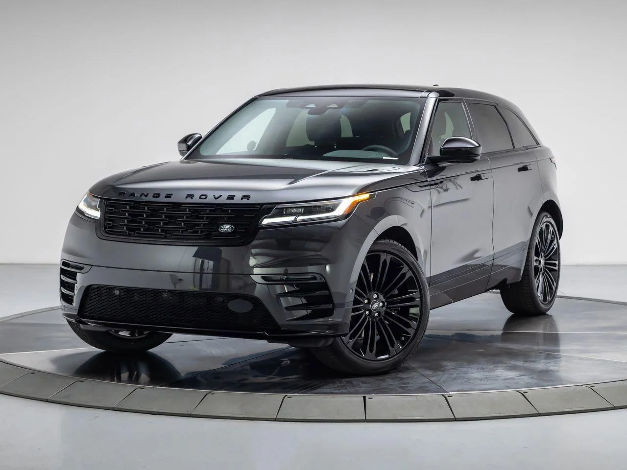 New 2026 Carpathian Grey Land Rover P250 Dynamic SE image 1