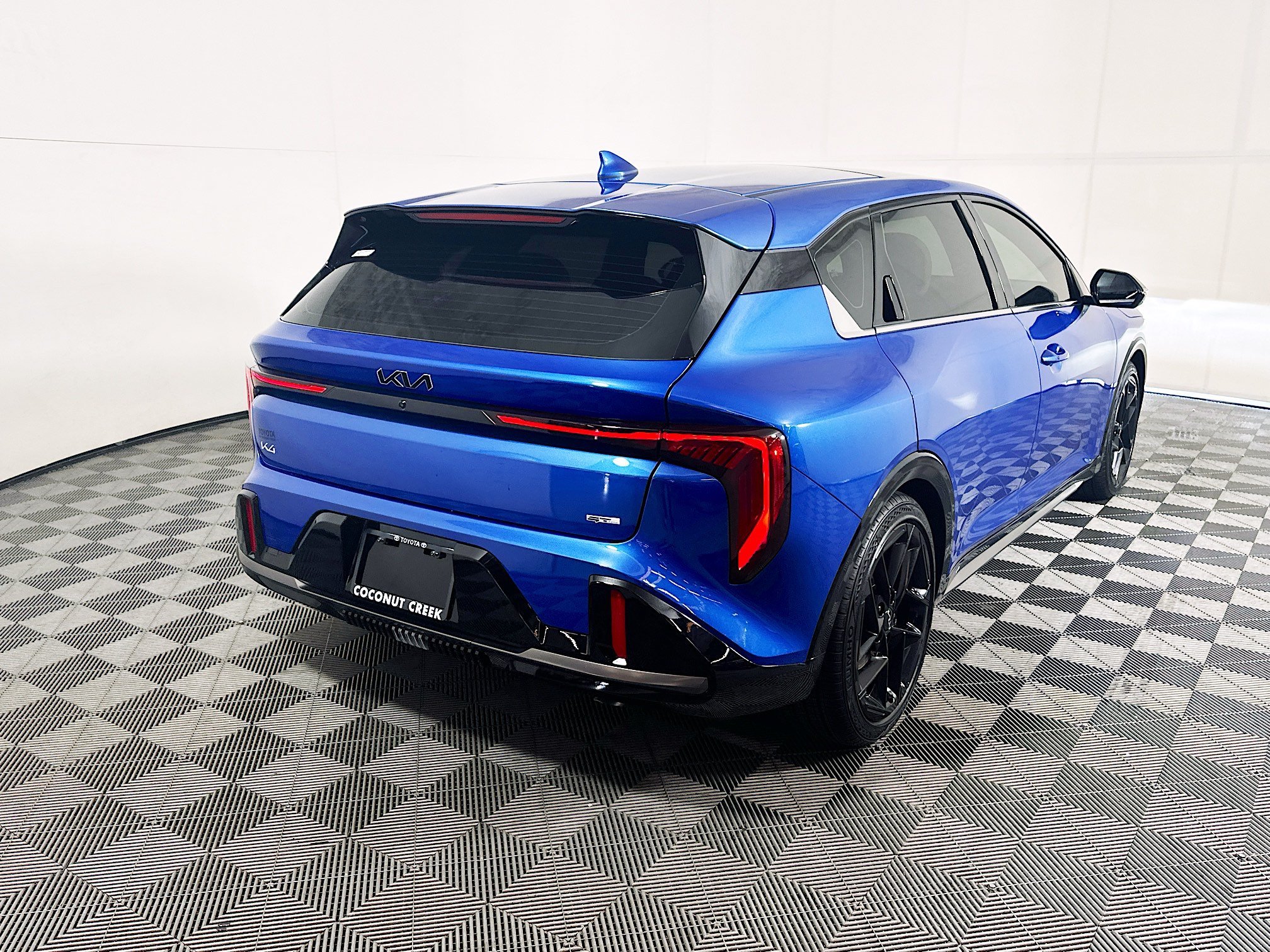 Used 2026 Wave Blue Kia GT-Line Turbo image 3