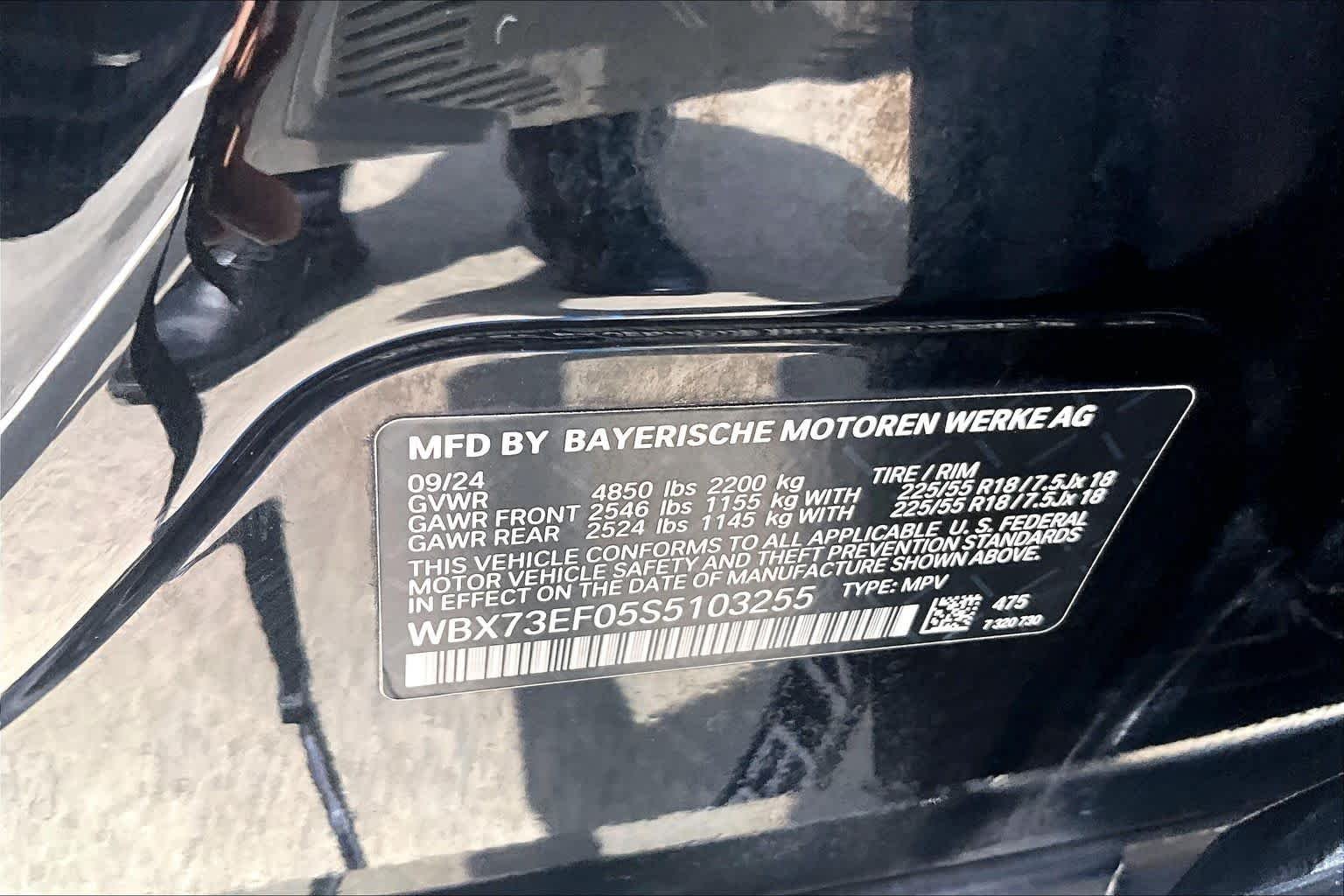 Used 2025 Black Sapphire Metallic BMW xDrive28i image 33