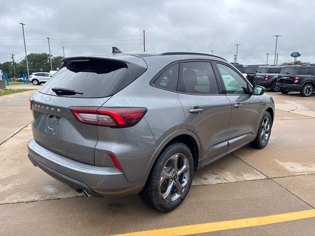 Used 2024 Gray Ford ST-Line image 4