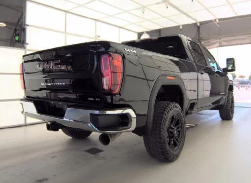 Used 2021  GMC Base image 4