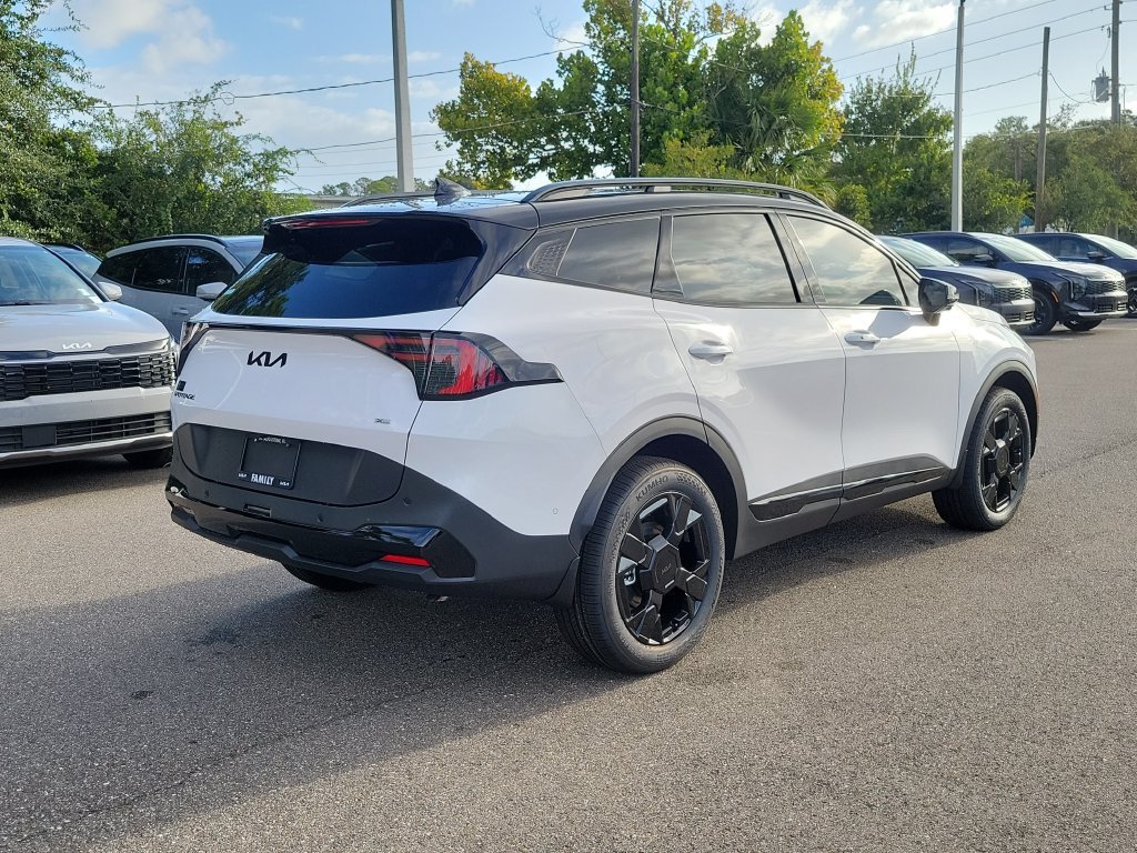 New 2027 Glacial White Pearl / Black Ro Kia X-Line image 6