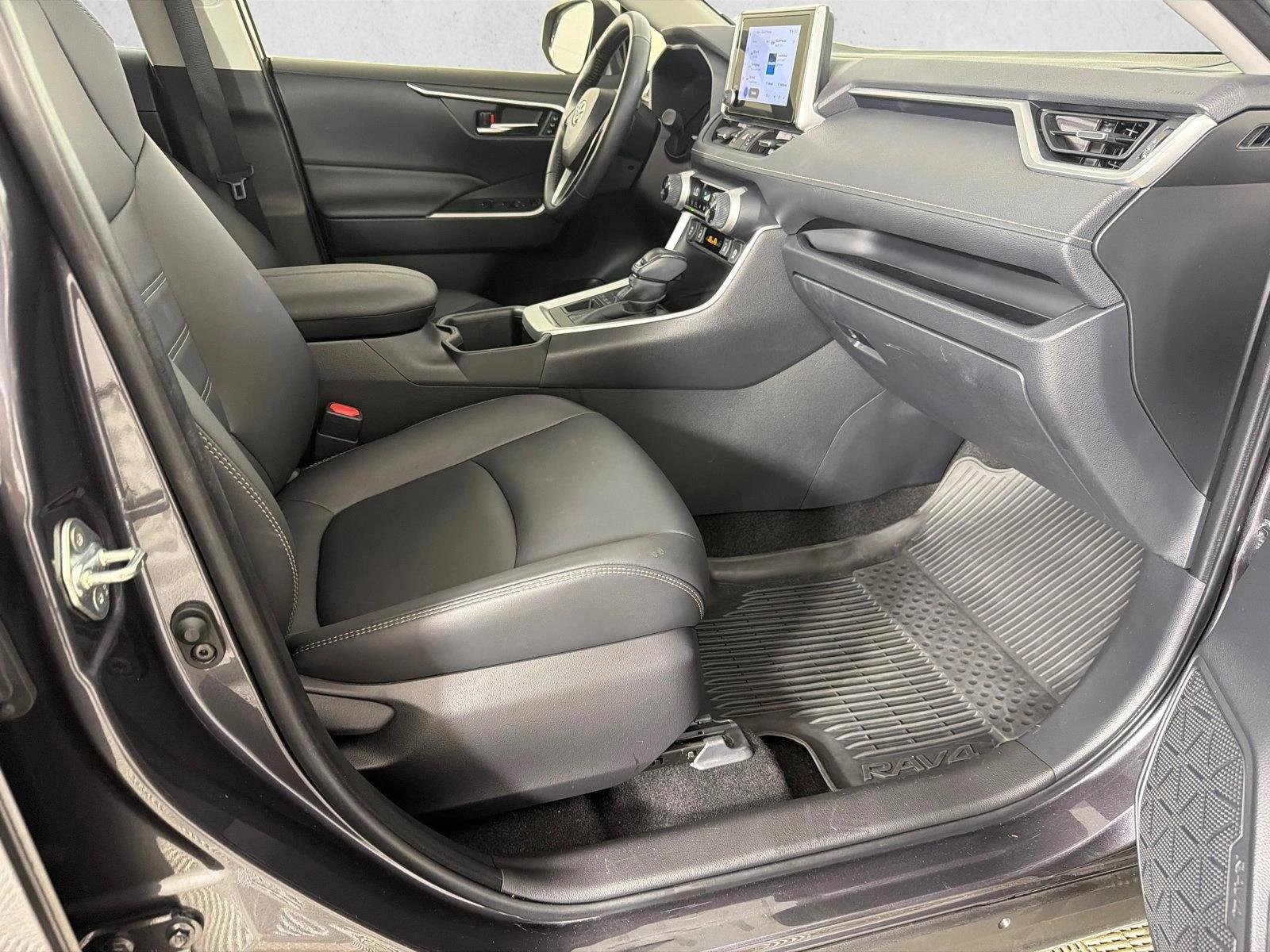 Certified Used 2025  Toyota XLE Premium image 14