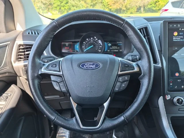 Used 2024 Gray Ford SEL image 31