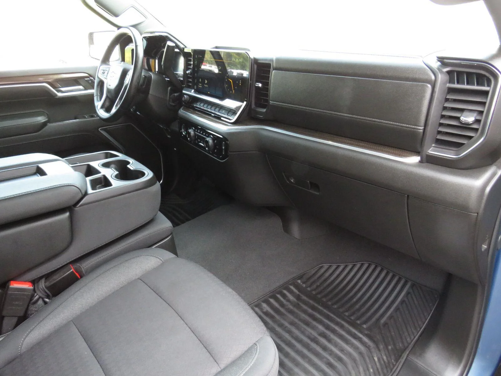 Used 2024 Lakeshore Blue Metallic Chevrolet LT (2FL) image 28
