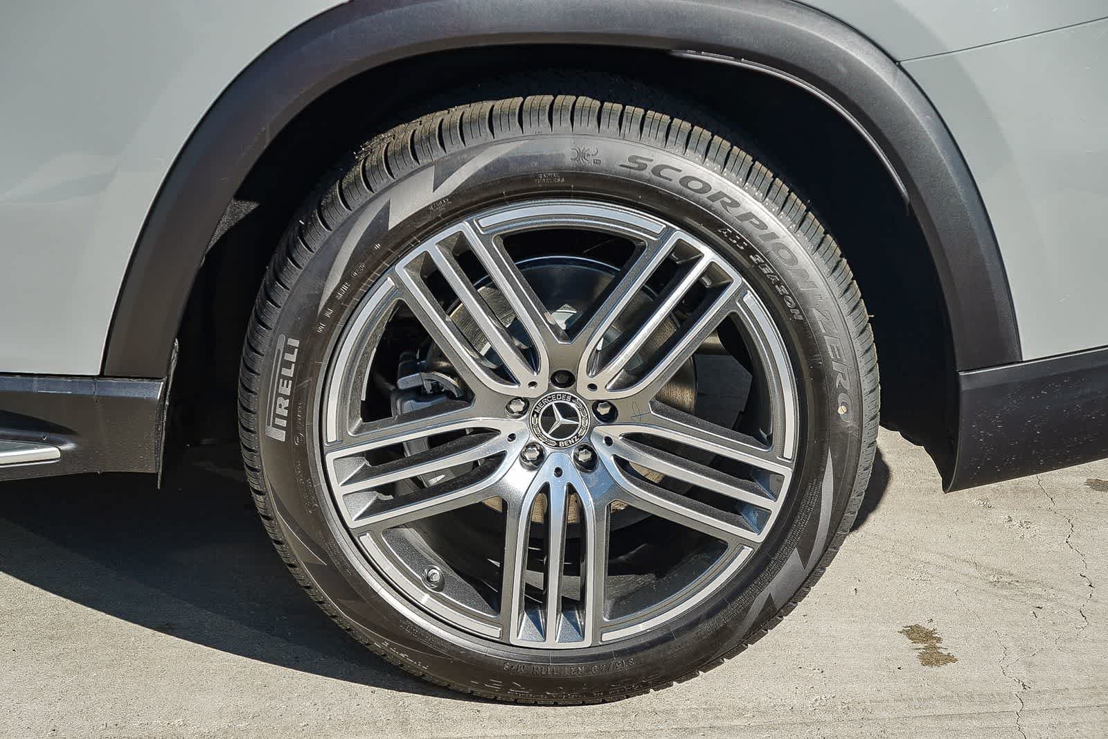 New 2026 MANUFAKTUR Alpine Grey Mercedes-Benz GLS 450 image 11