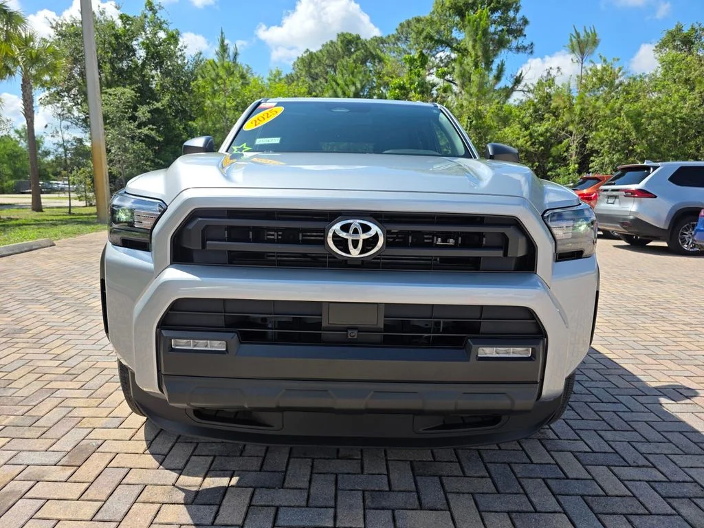 Used 2025  Toyota SR5 image 2