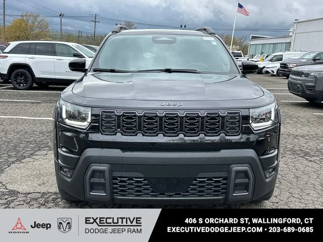 New 2026 Diamond Black Crystal Pearl-Coat Exterior Paint Jeep Limited image 6